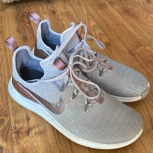 Nike women’s size 8